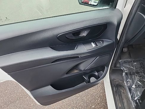 Used 2017 Mercedes-Benz Metris image 6