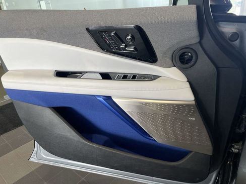 Certified 2025 Cadillac Optiq Sport 2 w/ LPO, ONYX Package image 34