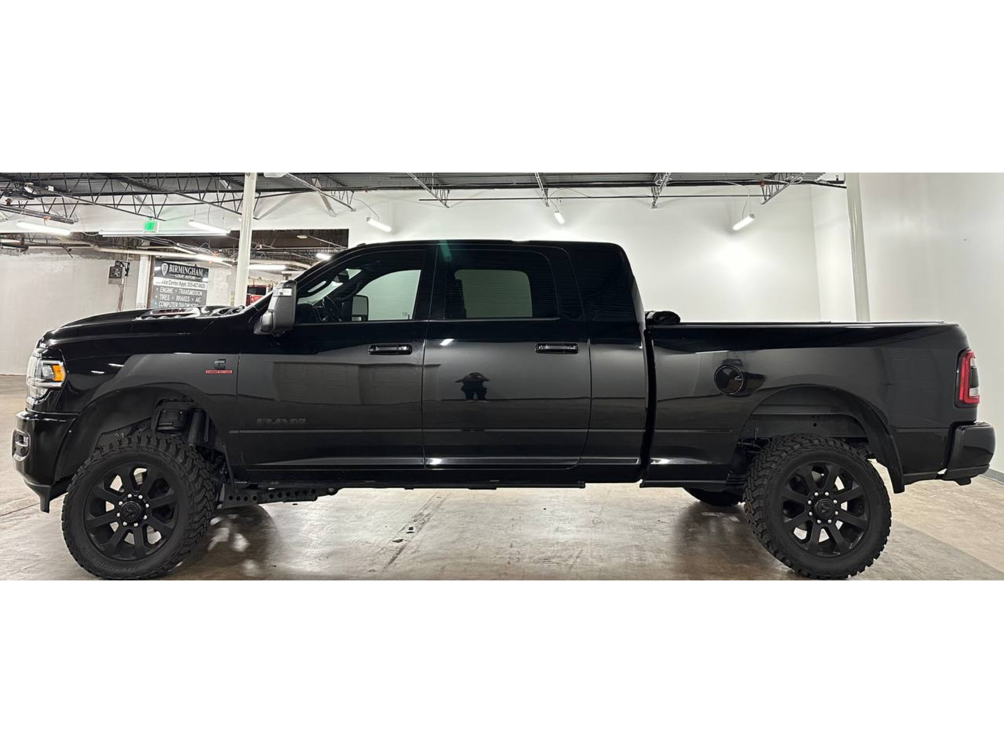 Used 2023 RAM 3500 Laramie AWD/4WD image 7