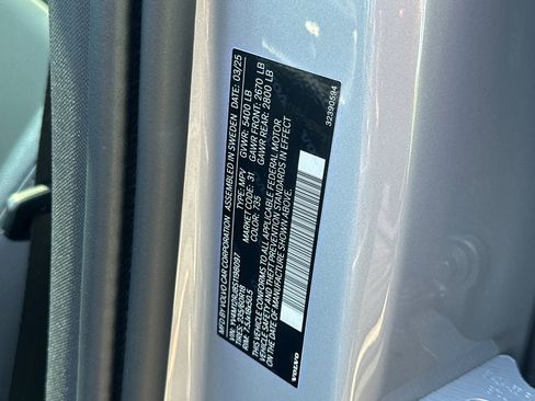 Used 2025 Volvo XC60 B5 Core image 41