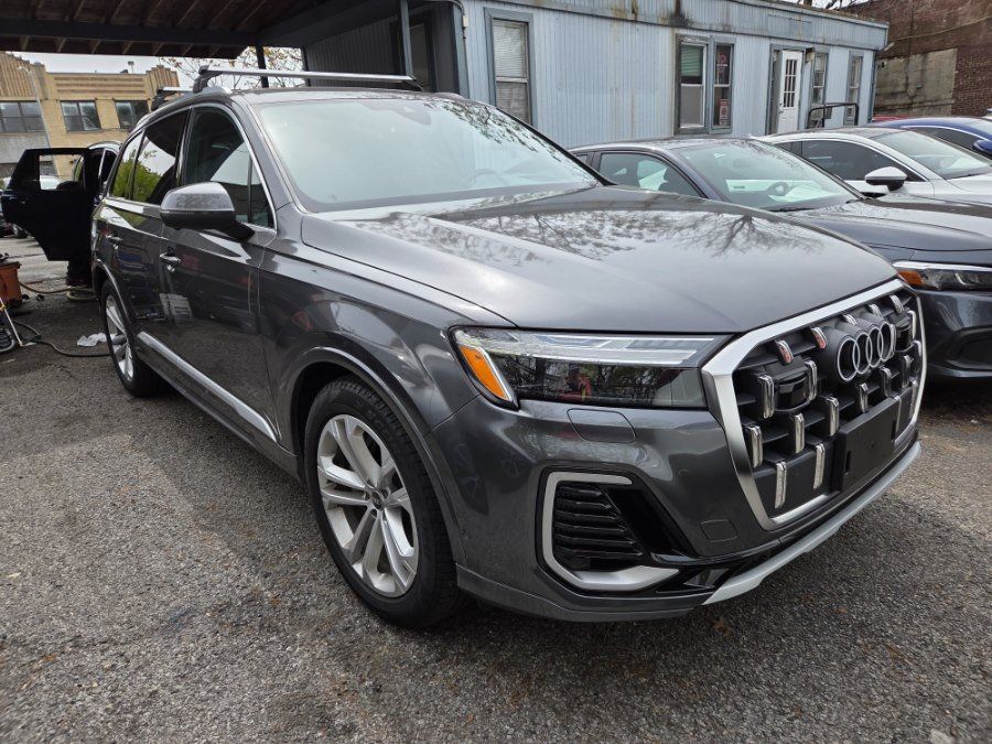 Used 2025 Audi Q7 3.0T Prestige w/ Prestige Package AWD/4WD image 3