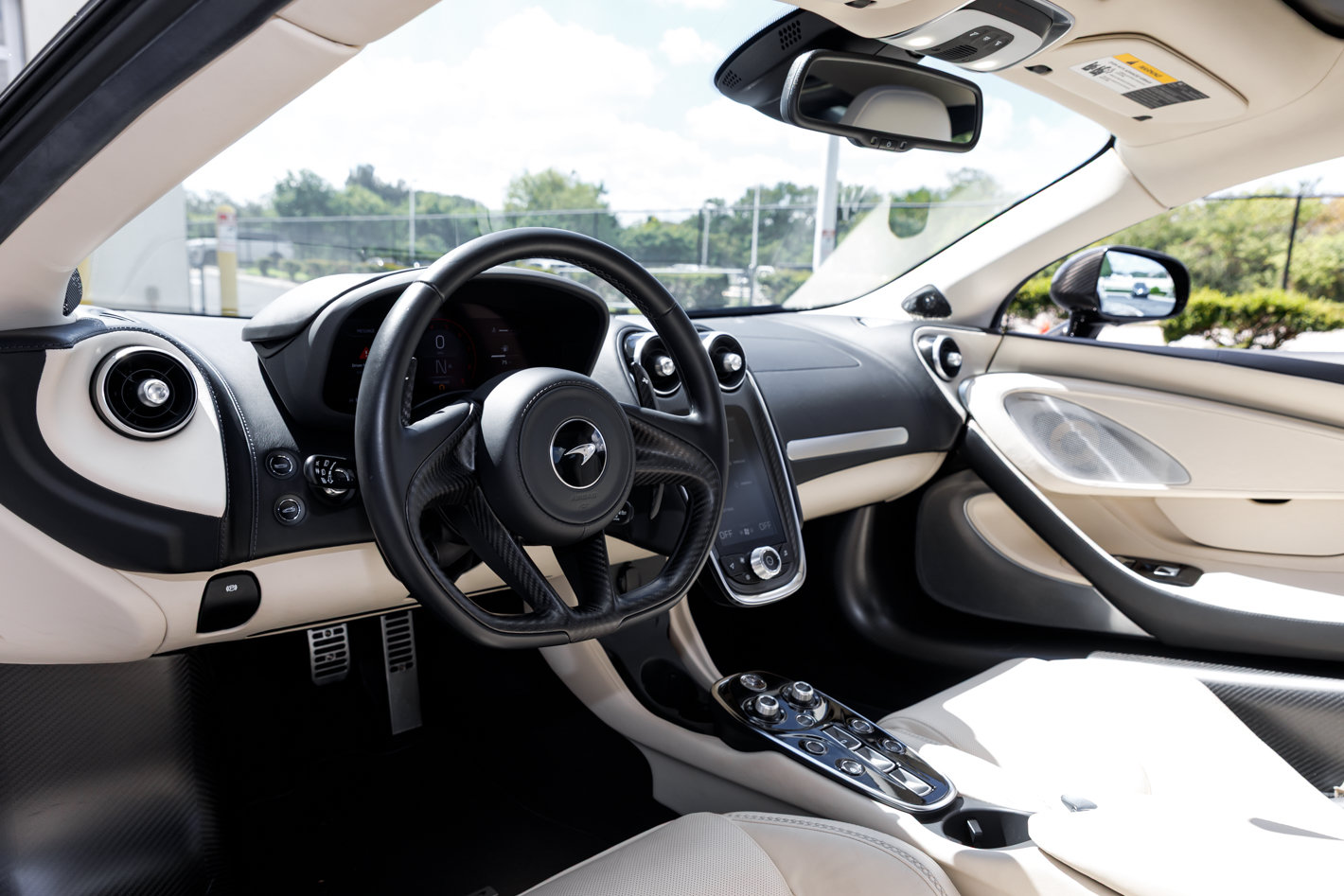 Used 2021 McLaren GT RWD image 26