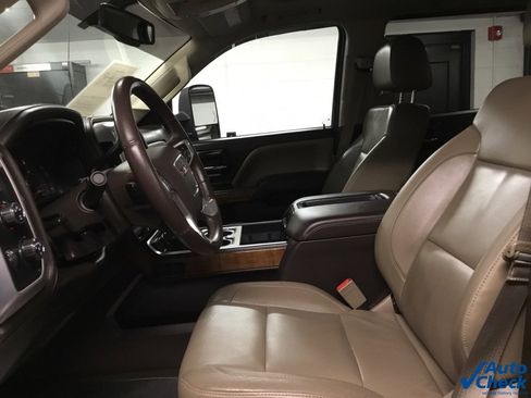 Used 2015 GMC Sierra 2500 SLT w/ Suspension Package, Off-Road image 30