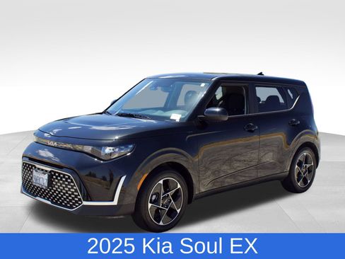 Used 2025 Kia Soul EX FWD image 1