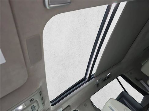 Used 2023 Cadillac Escalade Premium Luxury Platinum image 29
