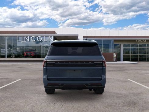 New 2026 Lincoln Navigator Premiere AWD/4WD image 5