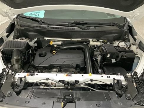 Used 2024 GMC Terrain SLT image 8