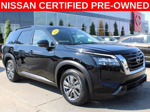 Certified 2024 Nissan Pathfinder SV image 1