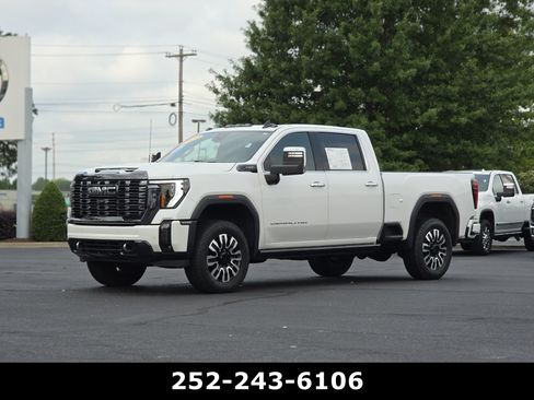 Used 2024 GMC Sierra 2500 Denali Ultimate AWD/4WD image 3