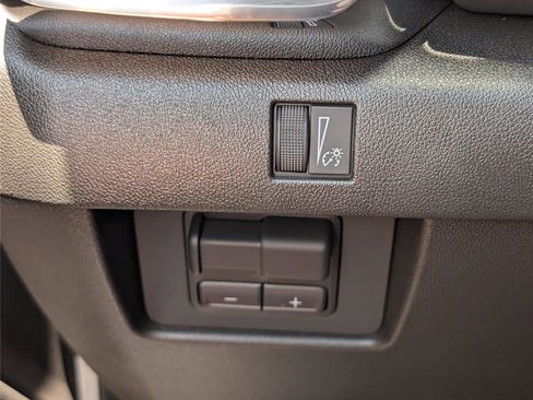 New 2025 GMC Canyon Elevation w/ Convenience Package image 29