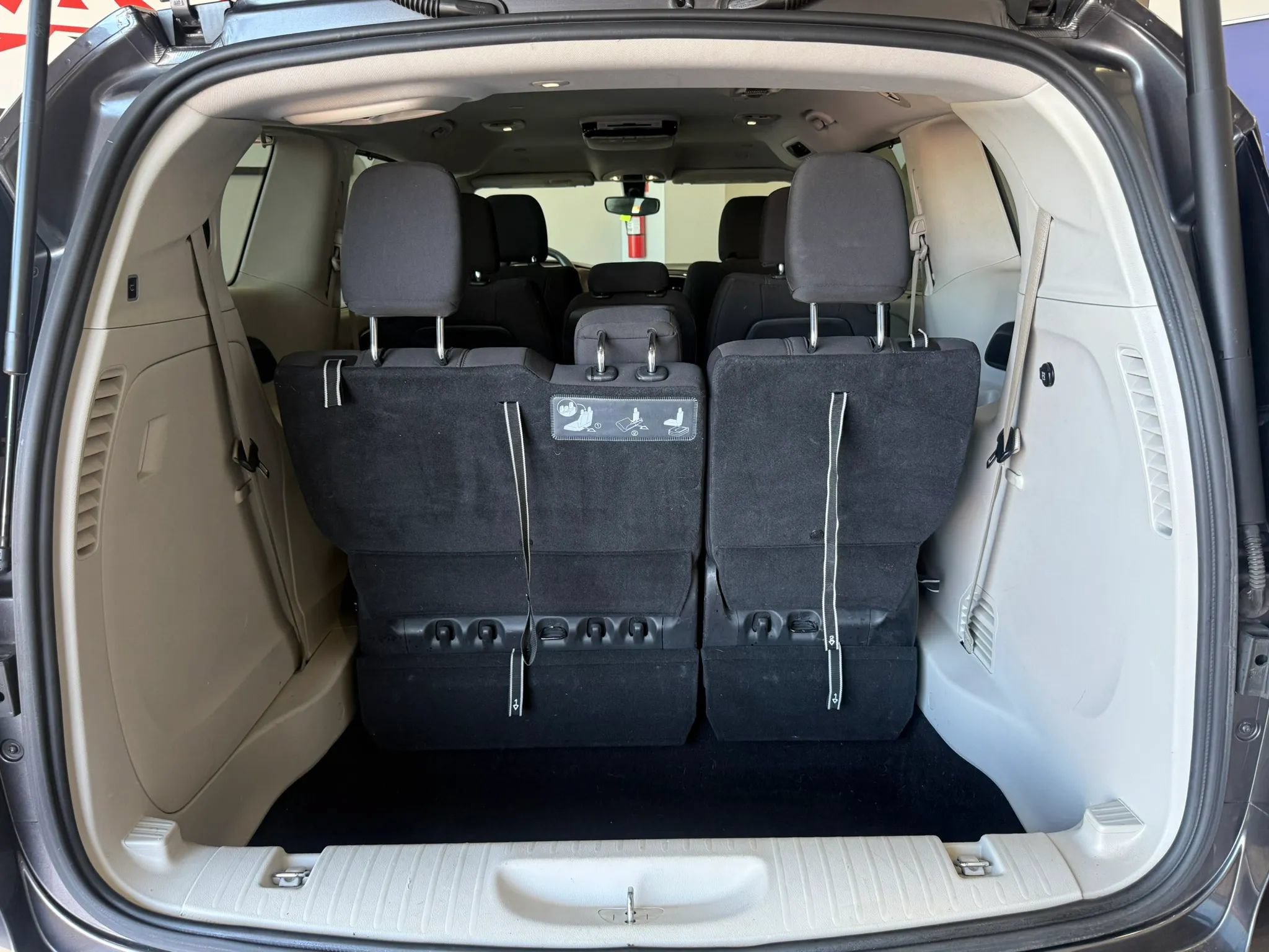 Used 2018 Chrysler Pacifica Touring Plus w/ Tire & Wheel Group FWD image 39