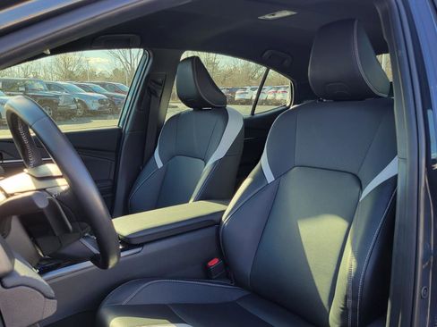 Used 2025 Toyota Camry SE image 16