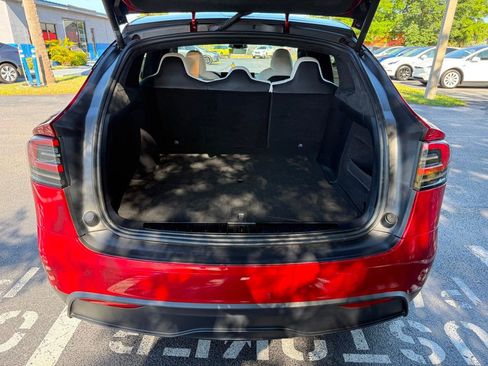 Used 2023 Tesla Model X image 25