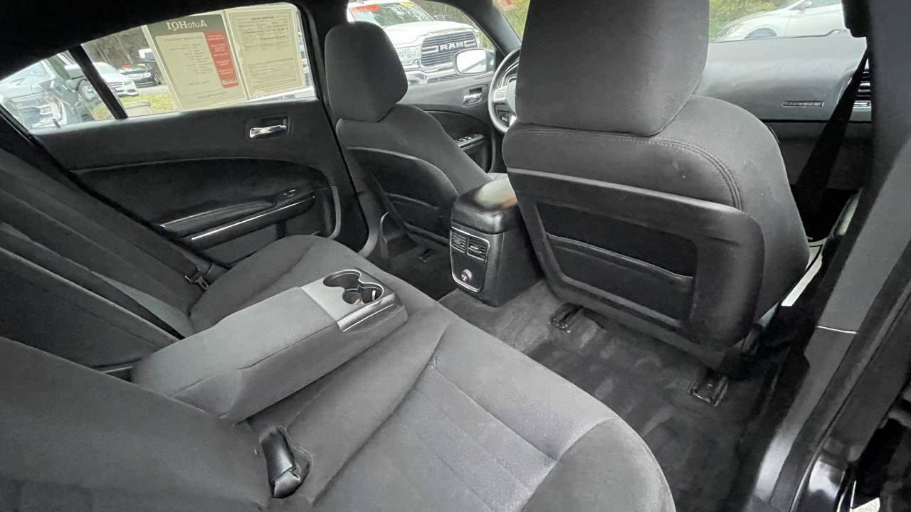 Used 2012 Dodge Charger SE RWD image 25