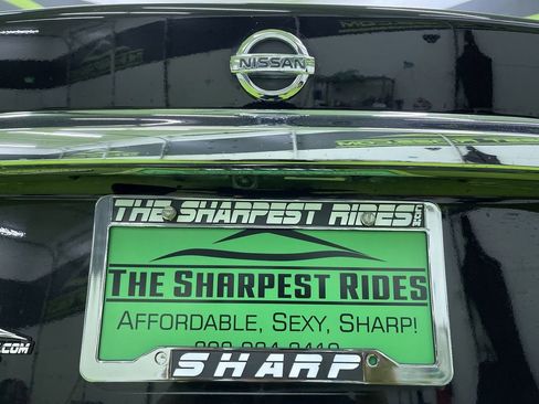 Used 2017 Nissan Maxima Platinum image 12