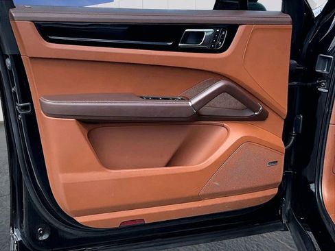 Certified 2023 Porsche Cayenne AWD/4WD image 19