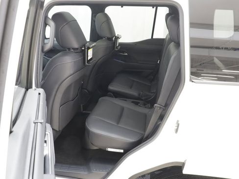 Used 2026 Lexus GX 550 w/ Accessory Package (2T) AWD/4WD image 17
