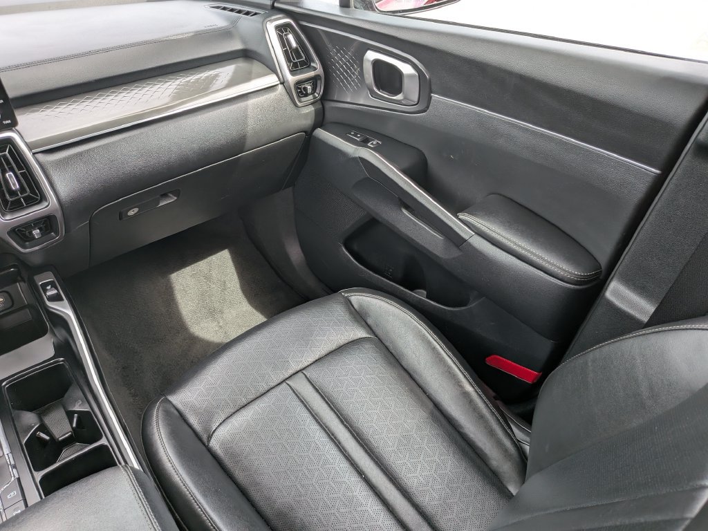 Used 2022 Kia Sorento S w/ Panoramic Sunroof Package FWD image 17