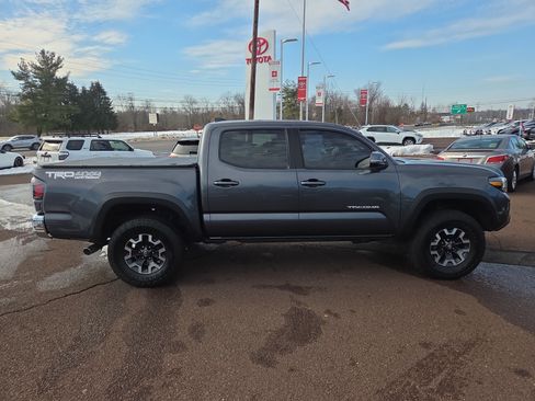 Certified 2023 Toyota Tacoma TRD Off-Road image 2