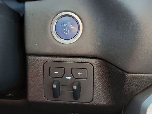 Used 2024 Toyota Tundra Platinum image 16