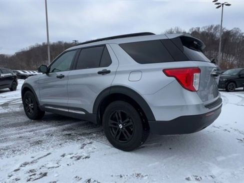 Used 2022 Ford Explorer XLT image 6