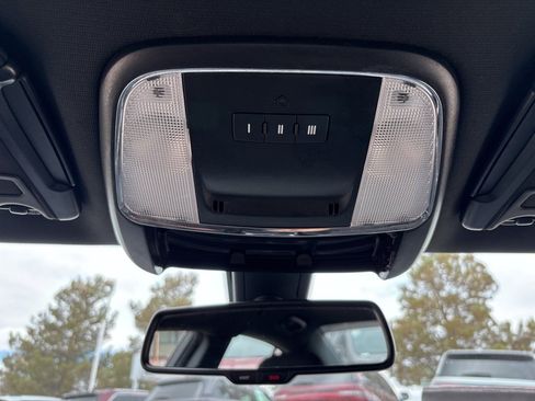 Used 2022 Dodge Charger R/T w/ Blacktop Package image 37