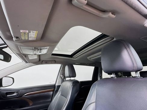 Used 2015 Toyota Highlander Limited image 23