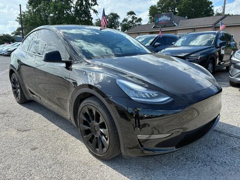 Used 2020 Tesla Model Y Long Range AWD/4WD image 1