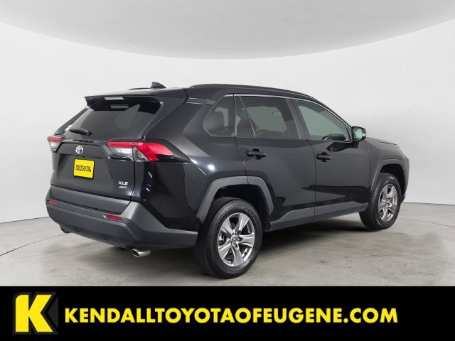 Used 2025 Toyota RAV4 XLE AWD/4WD image 5