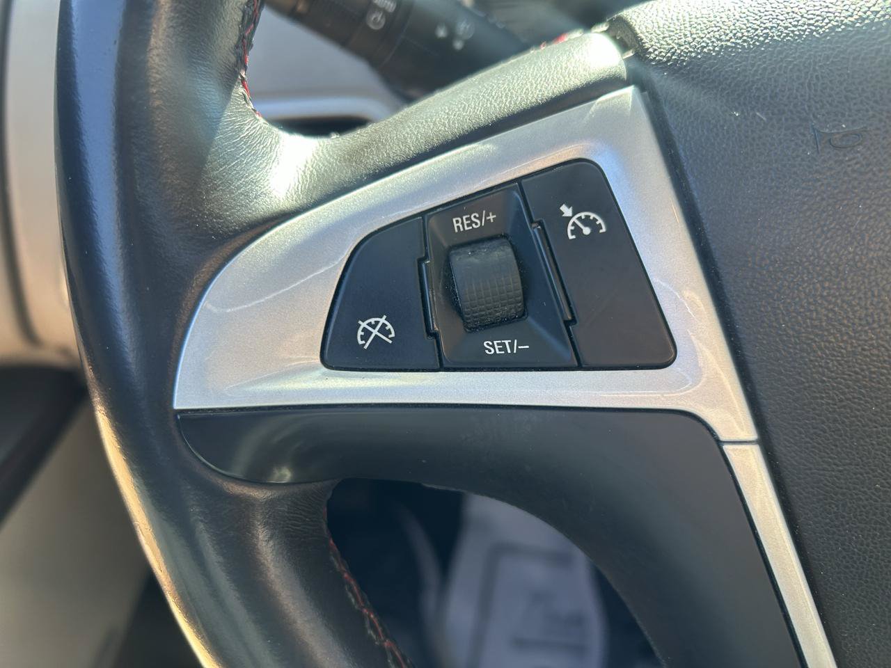 Used 2010 Chevrolet Equinox LT FWD image 21