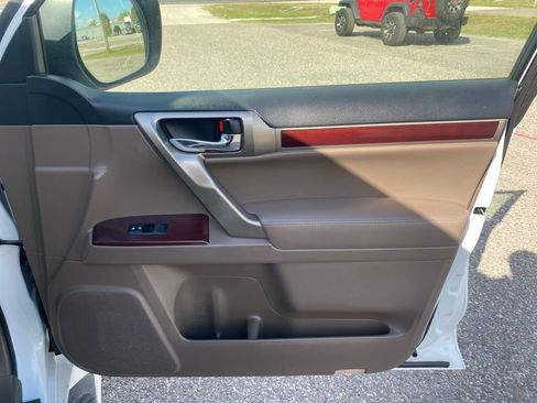Used 2019 Lexus GX 460 Premium image 16