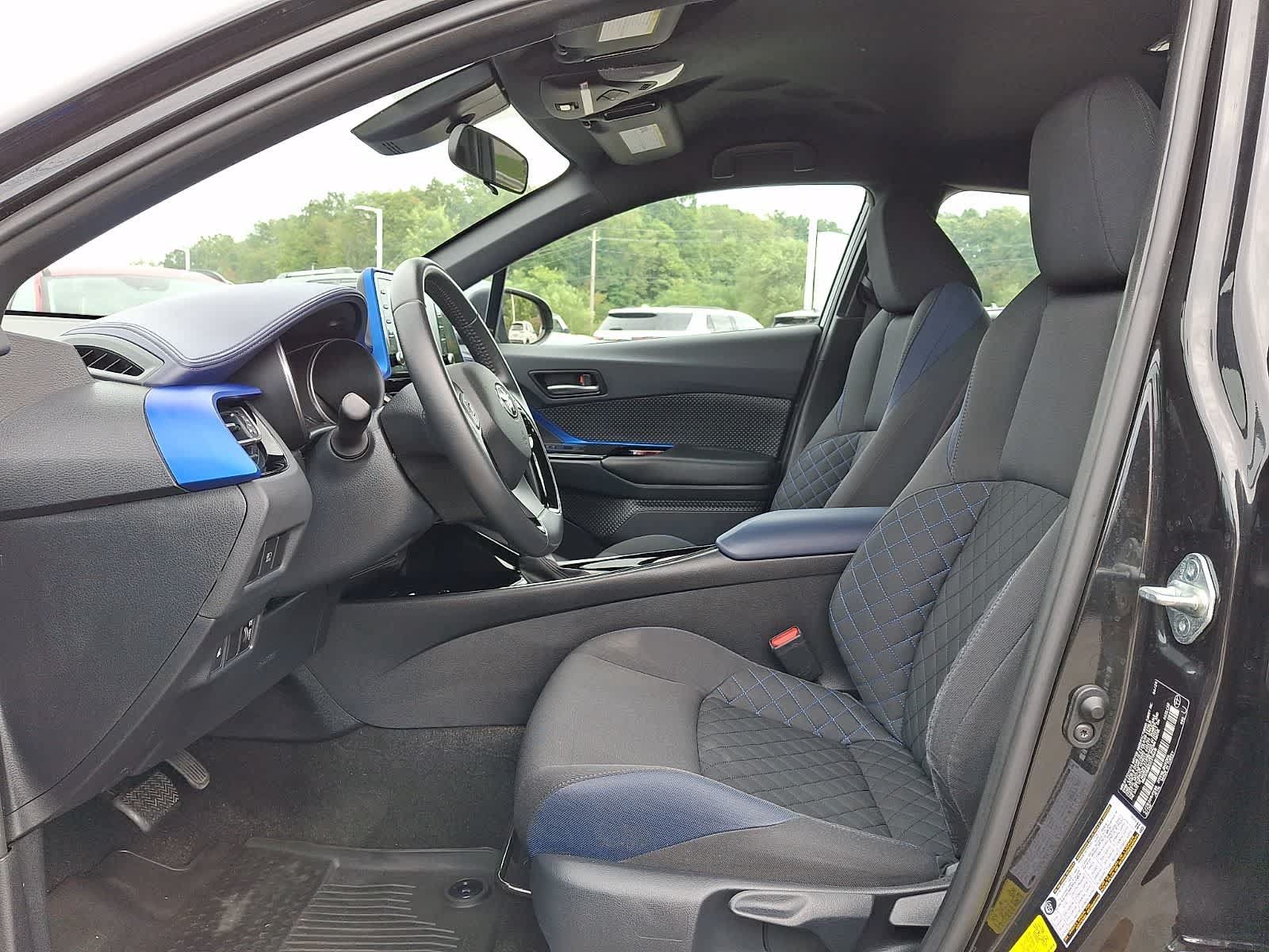 Used 2020 Toyota C-HR XLE FWD image 15