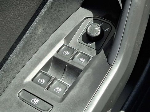 Certified 2023 Volkswagen Jetta SE FWD image 25
