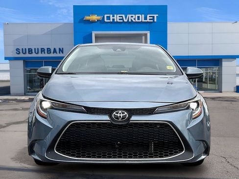 Used 2021 Toyota Corolla LE FWD image 3