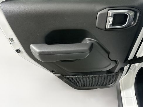 Used 2024 Jeep Wrangler Willys image 24