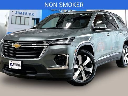 Certified 2023 Chevrolet Traverse LT w/ LT Premium Package AWD/4WD image 3