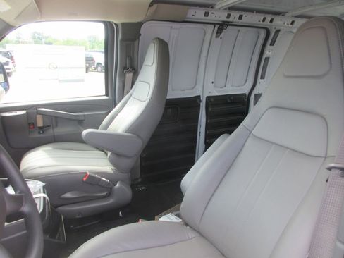 New 2026 GMC Savana 2500 w/ Driver Convenience Package RWD image 11