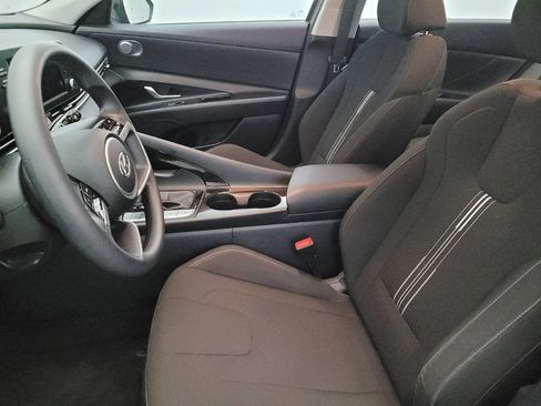 Used 2023 Hyundai Elantra Blue image 17