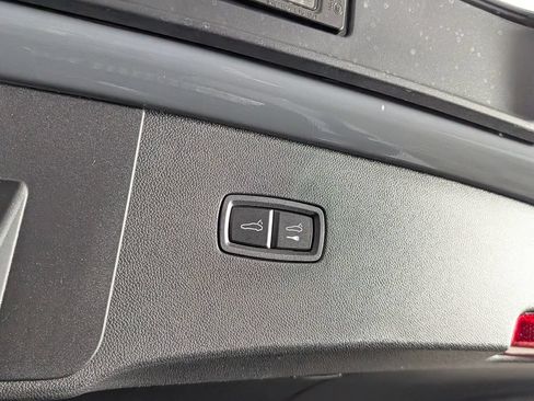 New 2026 Porsche Cayenne Coupe AWD/4WD image 17