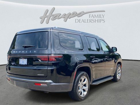 Used 2022 Jeep Wagoneer Series II AWD/4WD image 3