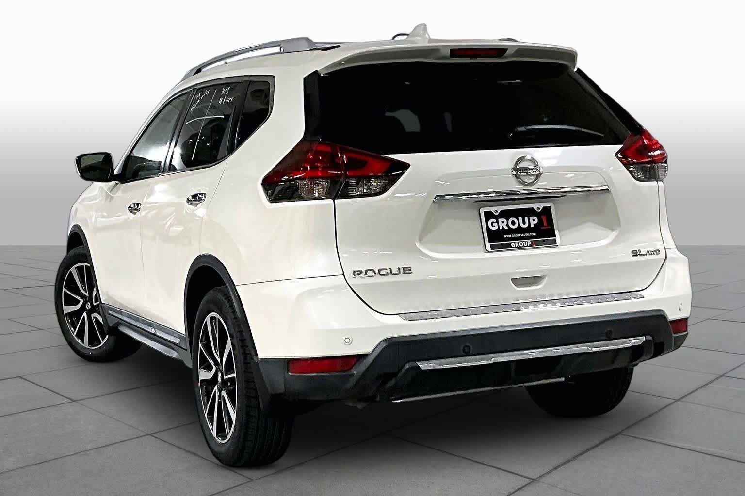Used 2019 Nissan Rogue SL w/ Premium Package AWD/4WD image 12