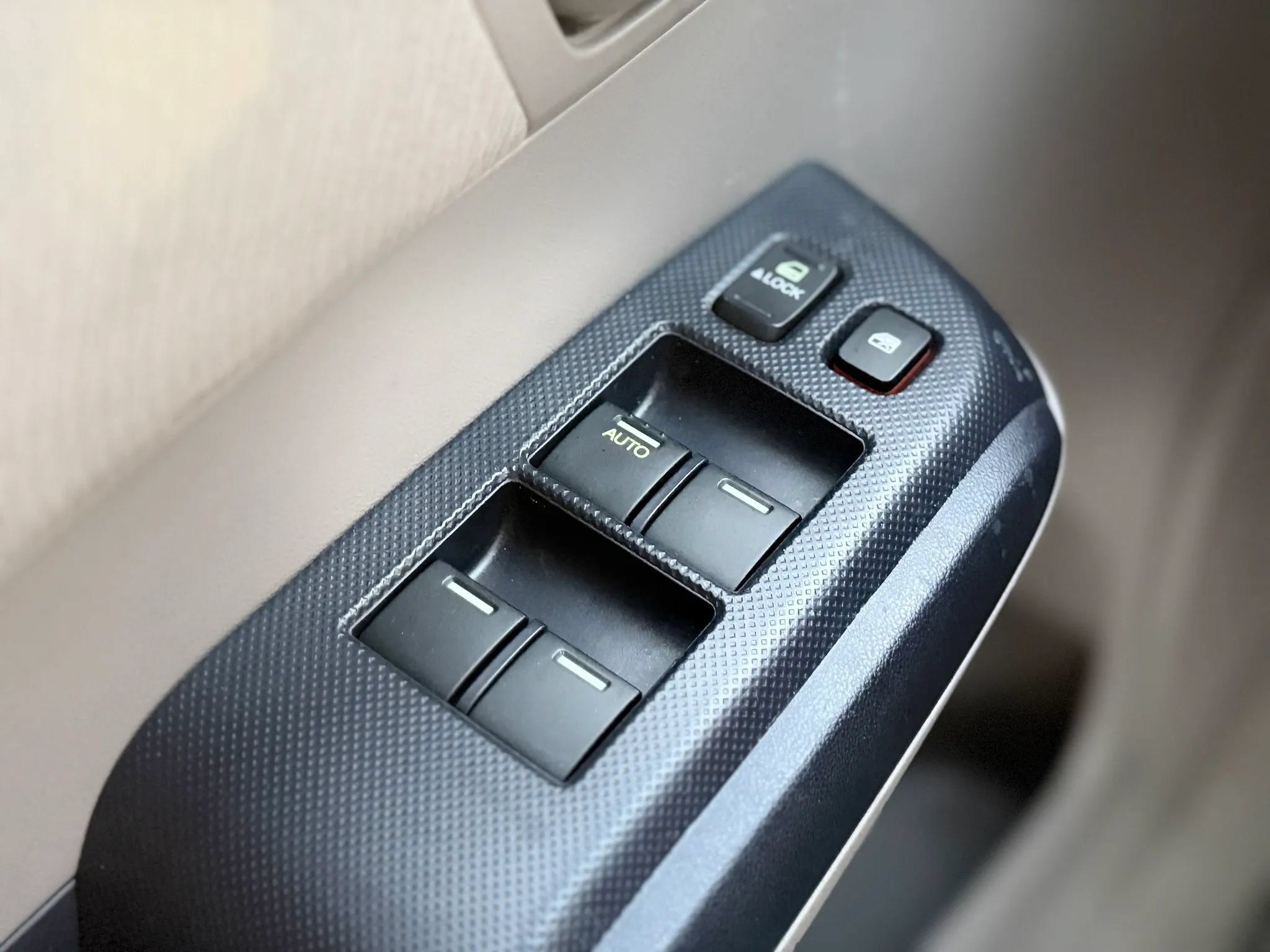 Used 2010 Honda Insight EX image 36
