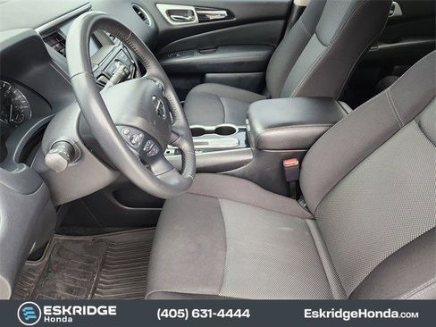 Used 2020 Nissan Pathfinder SV image 14
