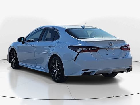 Used 2024 Toyota Camry SE image 7