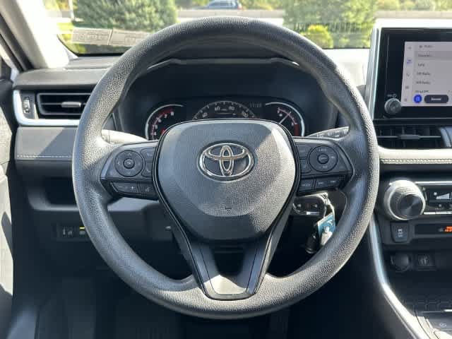 Used 2023 Toyota RAV4 LE AWD/4WD image 7