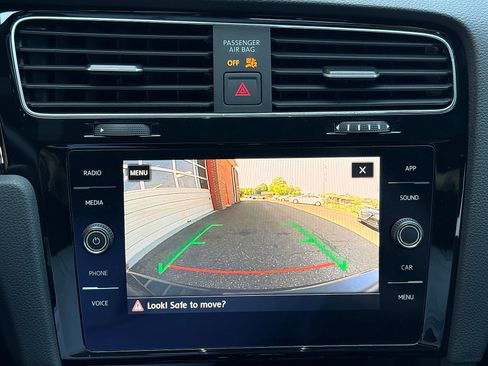 Used 2020 Volkswagen GTI SE FWD image 29