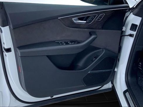 Used 2019 Audi Q8 Prestige image 26