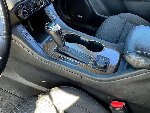 Used 2018 GMC Acadia SLE w/ Driver Alert Package I image 12