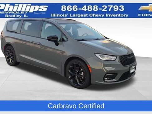 Used 2025 Chrysler Pacifica Limited FWD image 1