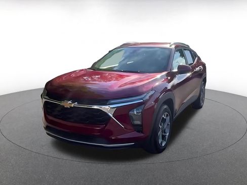 Used 2025 Chevrolet Trax LT w/ LT Convenience Package image 7